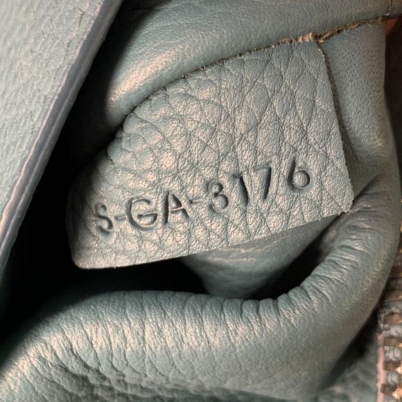 CELINE Blue Pebble Grain Leather Medium Trifold Tote Handbag - Picture 9 of 13